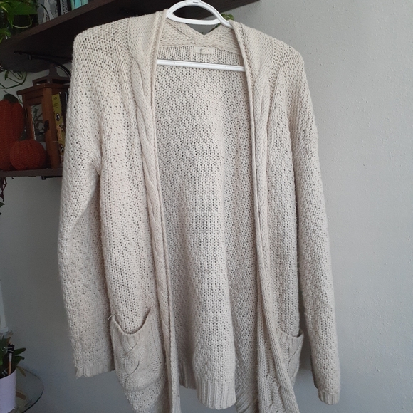 cozy tan cardigan with pockets - Picture 2 of 3